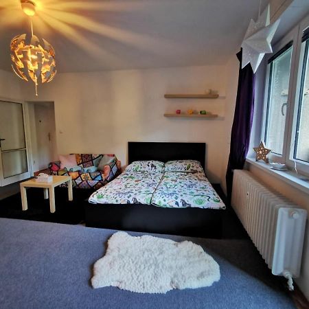 Cely Apartman Podlesi 54M2 S Dvema Balkony A S Novou Manzelskou Posteli, Zatim Neni Na Fotkach Apartment เบอร์โน ภายนอก รูปภาพ