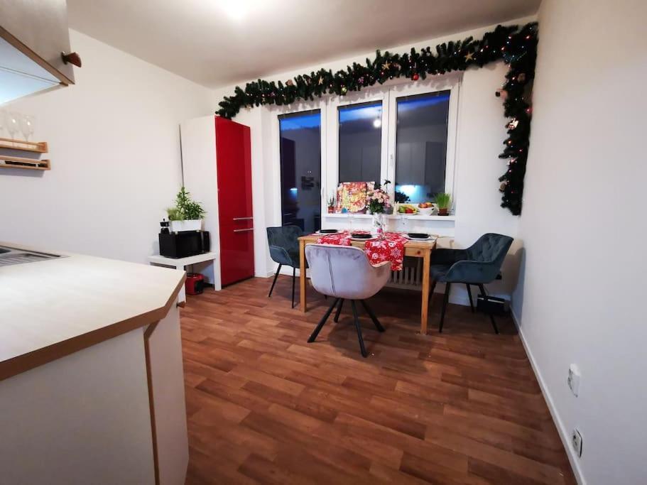 Cely Apartman Podlesi 54M2 S Dvema Balkony A S Novou Manzelskou Posteli, Zatim Neni Na Fotkach Apartment เบอร์โน ภายนอก รูปภาพ